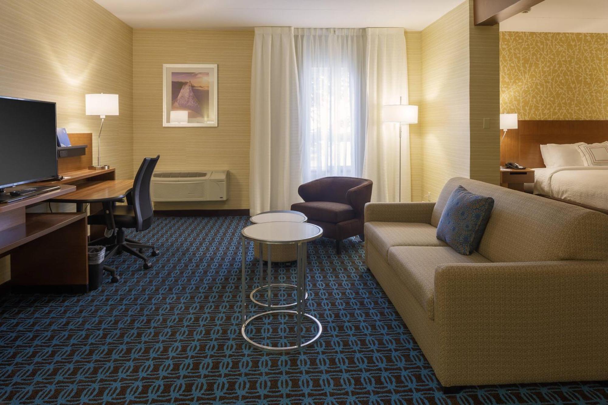 Fairfield Inn & Suites By Marriott Белвил Екстериор снимка