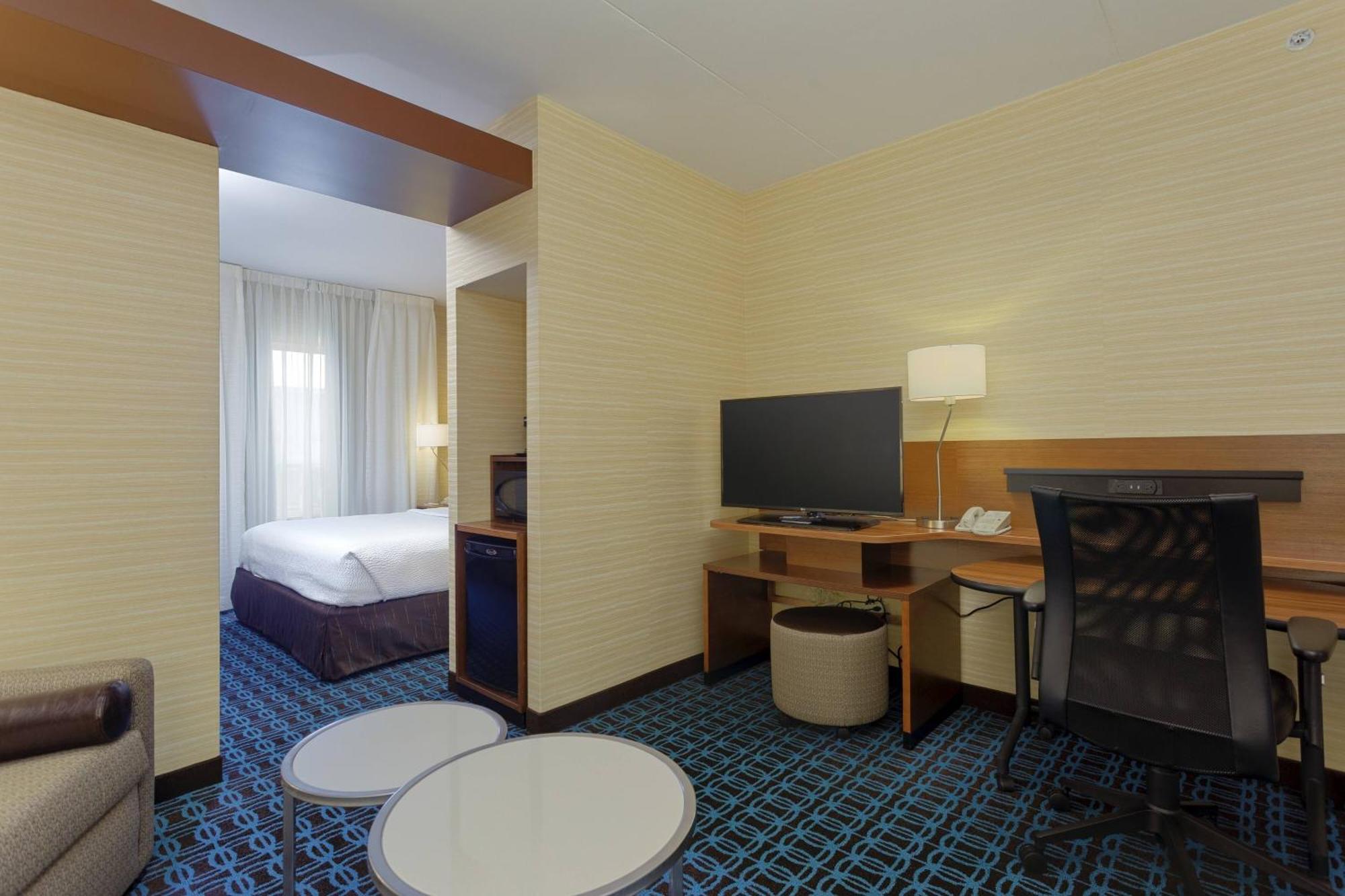 Fairfield Inn & Suites By Marriott Белвил Екстериор снимка