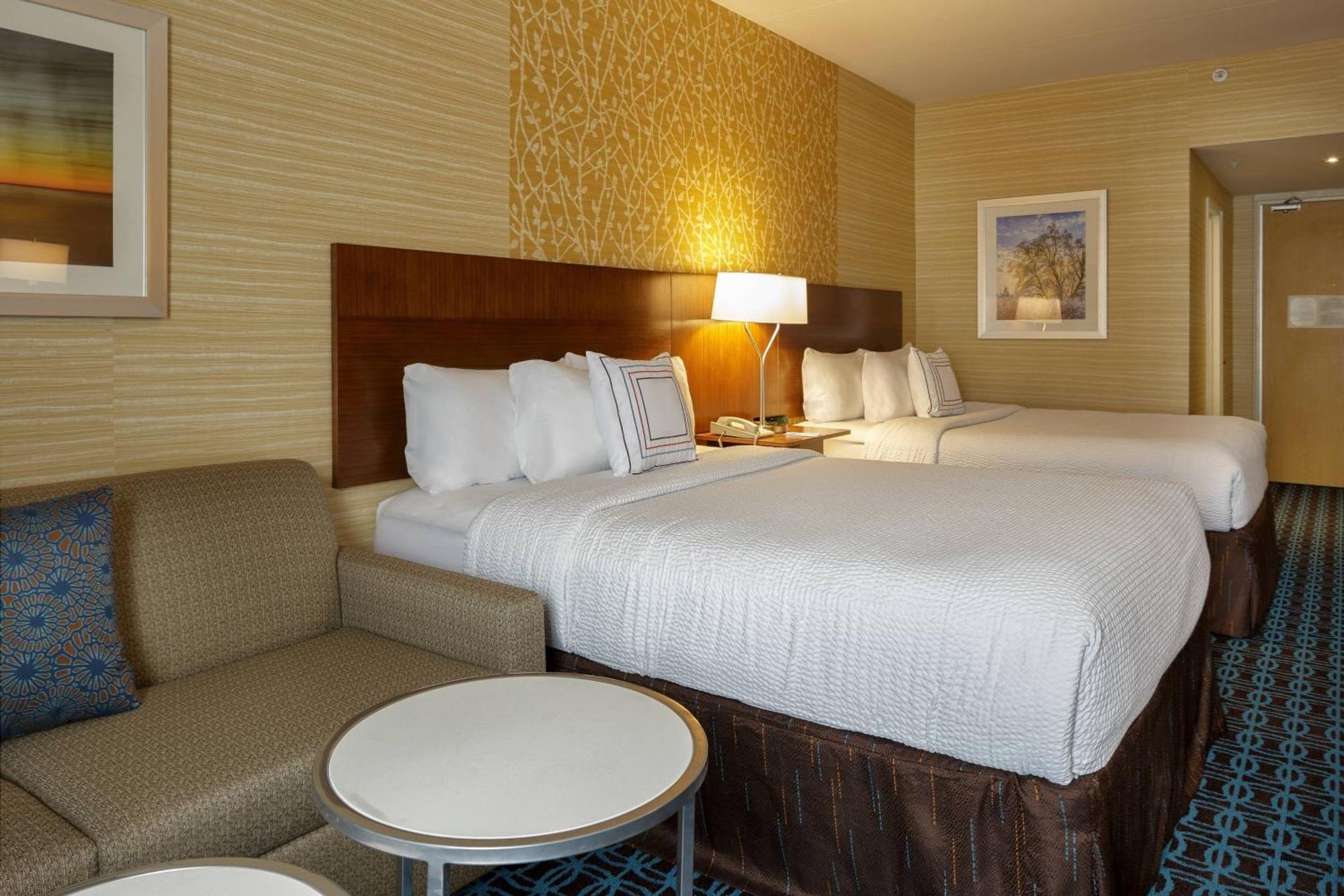 Fairfield Inn & Suites By Marriott Белвил Екстериор снимка