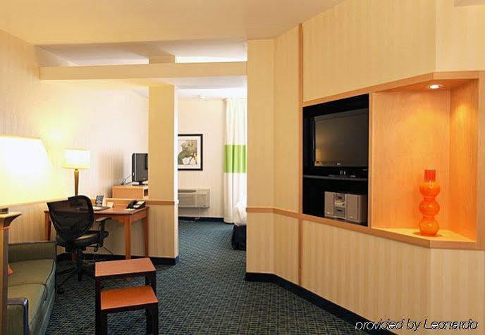 Fairfield Inn & Suites By Marriott Белвил Екстериор снимка