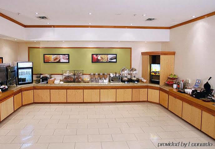 Fairfield Inn & Suites By Marriott Белвил Екстериор снимка